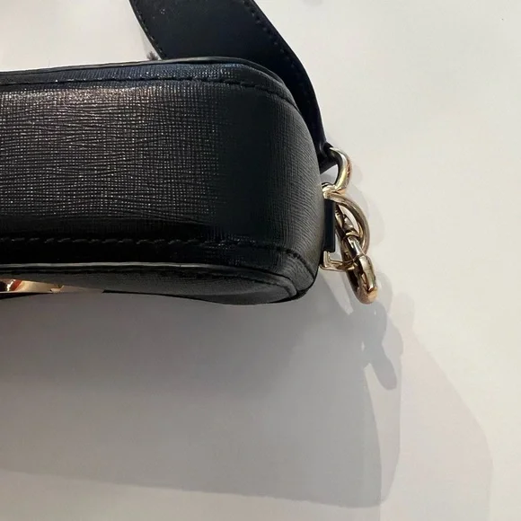 Marc Jacob’s Camera Bag - Picture 7 of 9